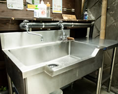 見晴らし小屋専用の流し台