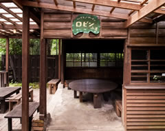 西側の会場ロビン小屋